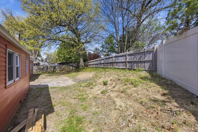 118 Surrey Road, Springfield, MA 01118