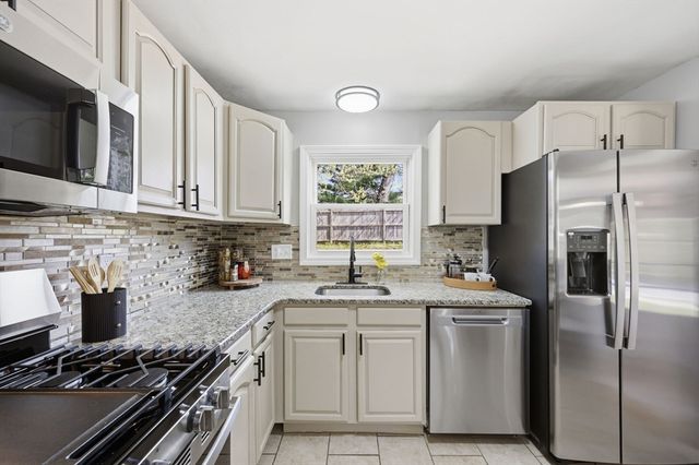 118 Surrey Road, Springfield, MA 01118