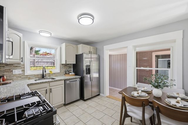 118 Surrey Road, Springfield, MA 01118