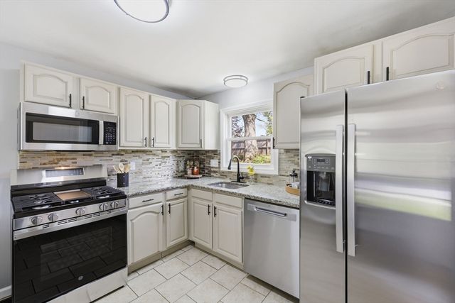 118 Surrey Road, Springfield, MA 01118