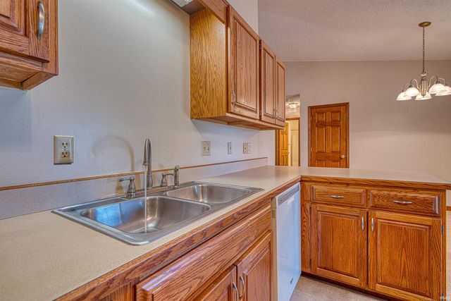 5540 Kiowa Circle, Evansville, IN 47715