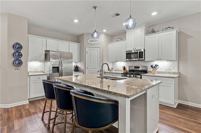 6388 Lanier Harbor Landing, Buford, GA 30518