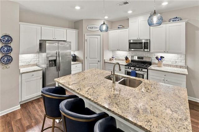 6388 Lanier Harbor Landing, Buford, GA 30518