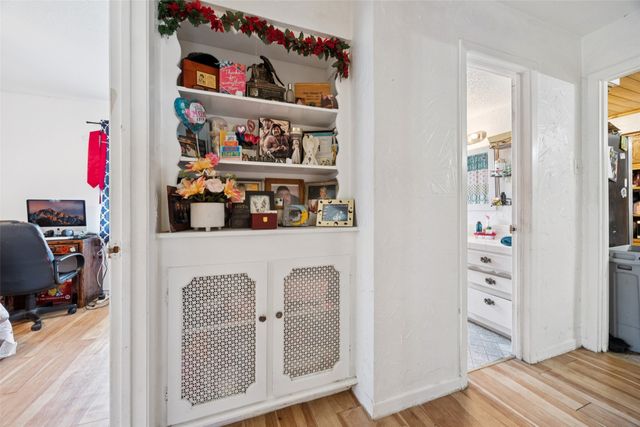 8332 Foxwood Lane, Dallas, TX 75217