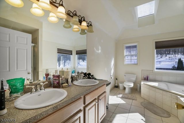 5 Upper Plateau Dr, Vernon Twp., NJ 07462