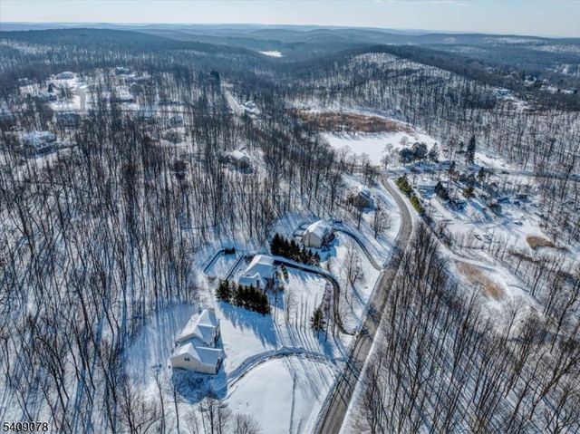 5 Upper Plateau Dr, Vernon Twp., NJ 07462