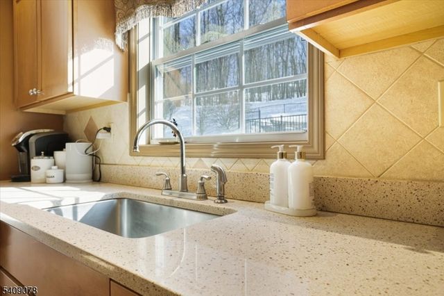 5 Upper Plateau Dr, Vernon Twp., NJ 07462