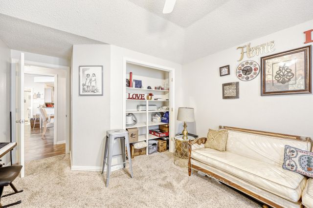 902 Teakwood Lane, Desoto, TX 75115