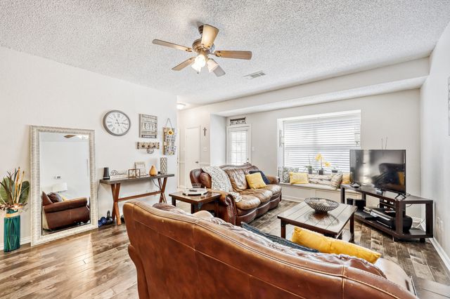 902 Teakwood Lane, Desoto, TX 75115