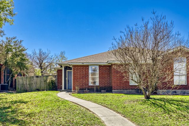 902 Teakwood Lane, Desoto, TX 75115