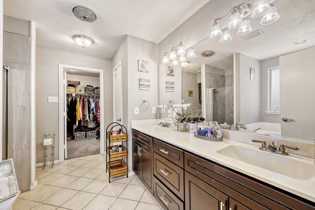 902 Teakwood Lane, Desoto, TX 75115