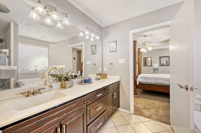 902 Teakwood Lane, Desoto, TX 75115