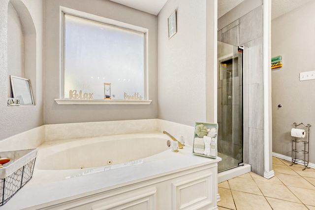 902 Teakwood Lane, Desoto, TX 75115