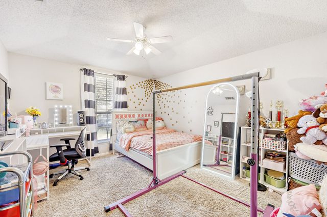 902 Teakwood Lane, Desoto, TX 75115