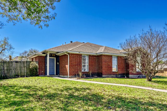 902 Teakwood Lane, Desoto, TX 75115