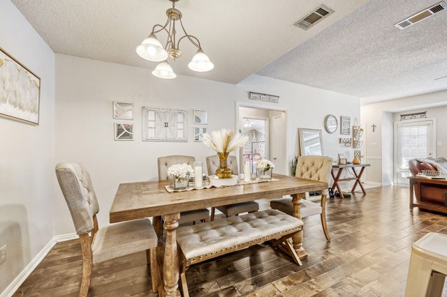 902 Teakwood Lane, Desoto, TX 75115