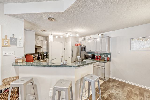 902 Teakwood Lane, Desoto, TX 75115