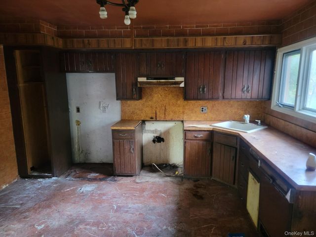 60 Mayer Drive, Suffern, NY 10901