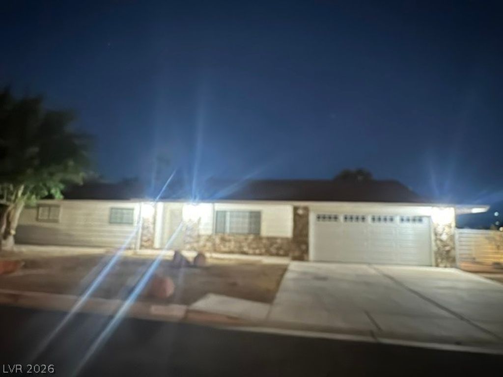 2090 Lucerne Street, Las Vegas, NV 89104