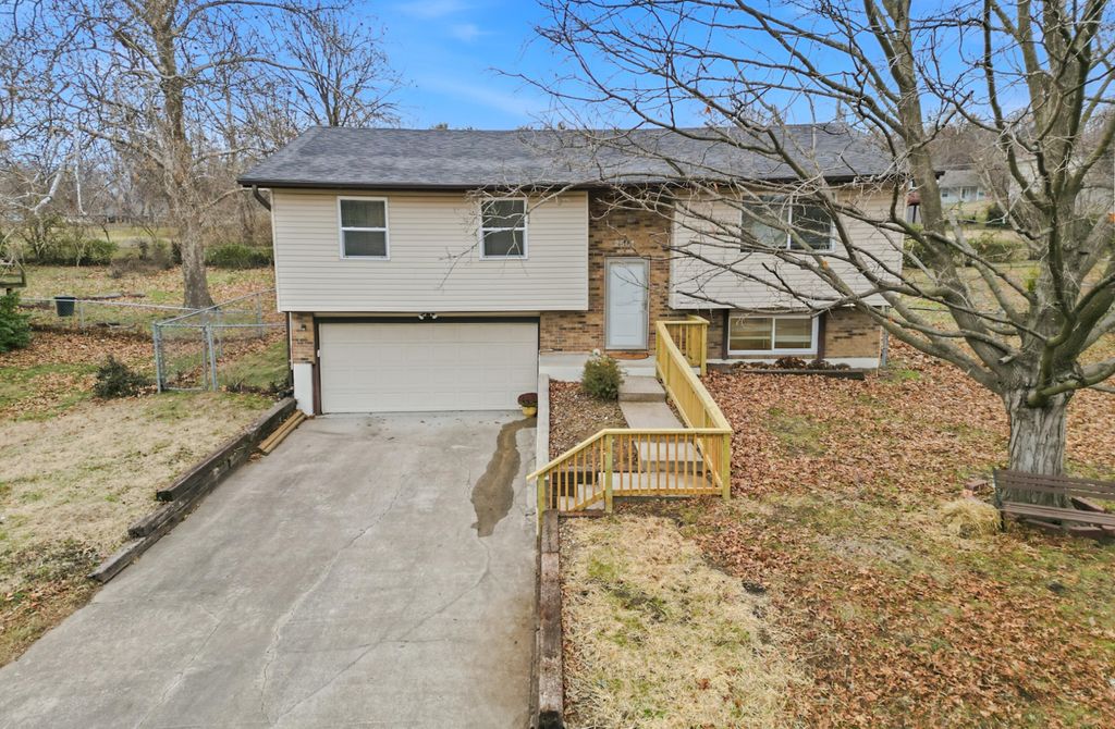2501 SPRUCE DR DR, Columbia, MO 65202