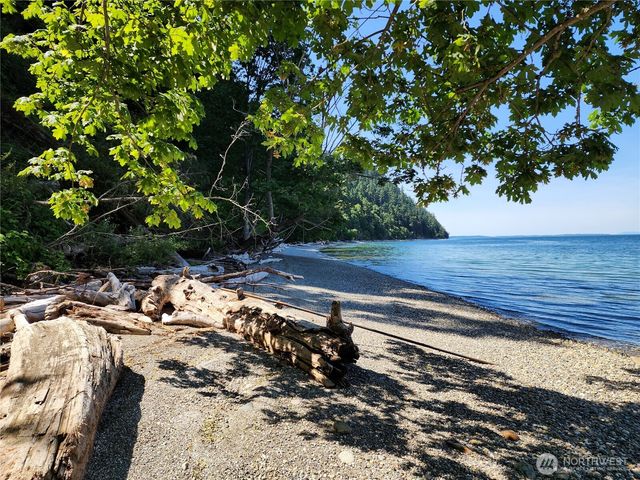 4076 Preserve Dr., Camano Island, WA 98282