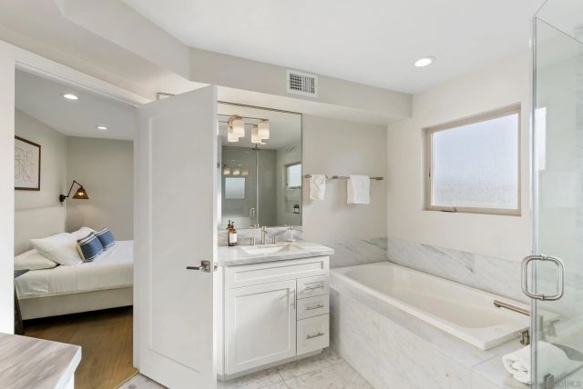 851-53 Sapphire, San Diego, CA 92109