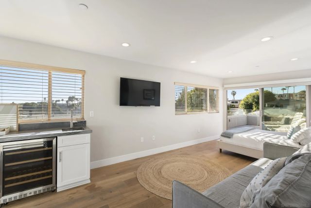 851-53 Sapphire, San Diego, CA 92109