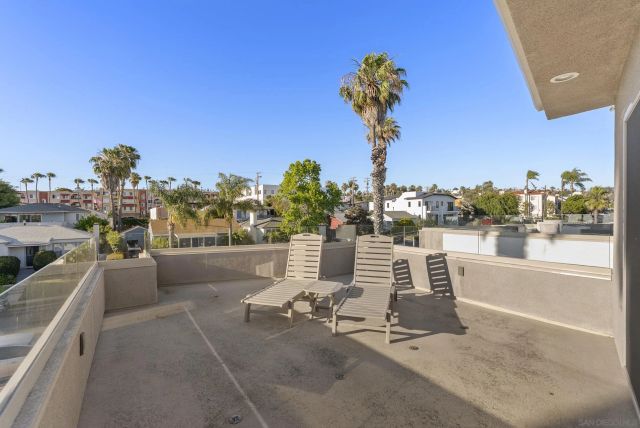 851-53 Sapphire, San Diego, CA 92109