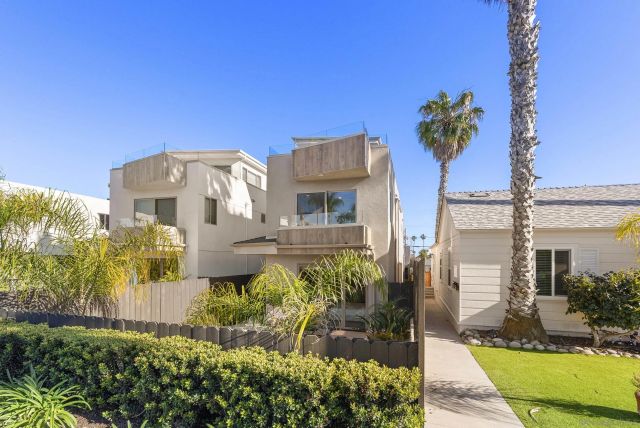 851-53 Sapphire, San Diego, CA 92109