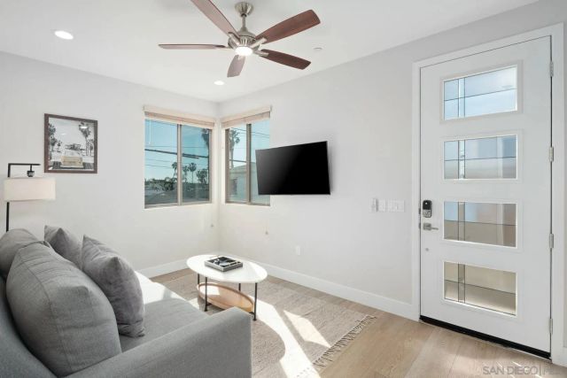 851-53 Sapphire, San Diego, CA 92109