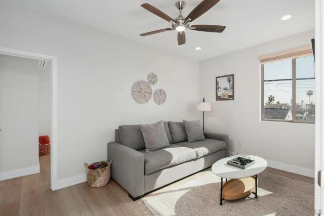 851-53 Sapphire, San Diego, CA 92109