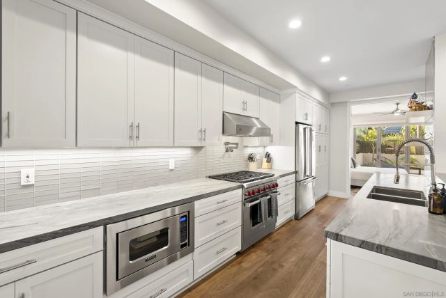 851-53 Sapphire, San Diego, CA 92109