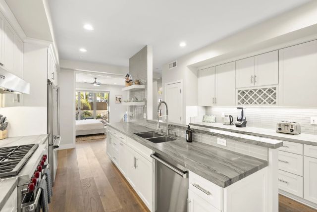 851-53 Sapphire, San Diego, CA 92109