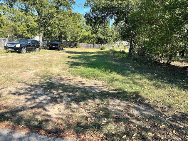 2912 Owens Street, Haltom City, TX 76117
