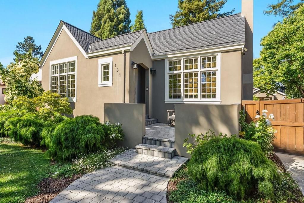 Image 2 of property listing at 161 Jeter Street, Redwood City, CA 94062