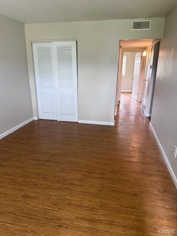 671 Southwell Lane, Florissant, MO 63031