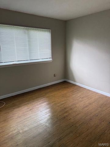 671 Southwell Lane, Florissant, MO 63031