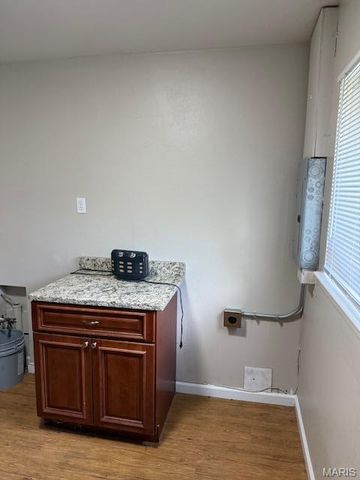 671 Southwell Lane, Florissant, MO 63031