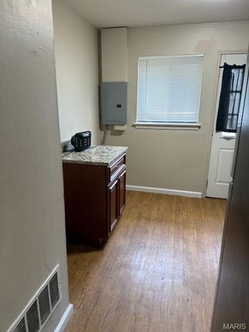 671 Southwell Lane, Florissant, MO 63031