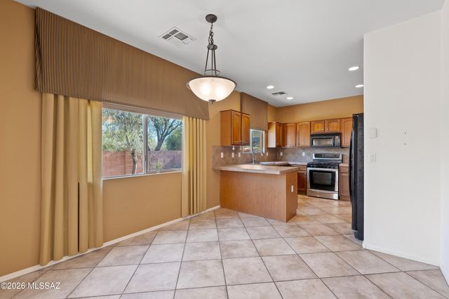 1605 W Homecoming Way, Tucson, AZ 85704