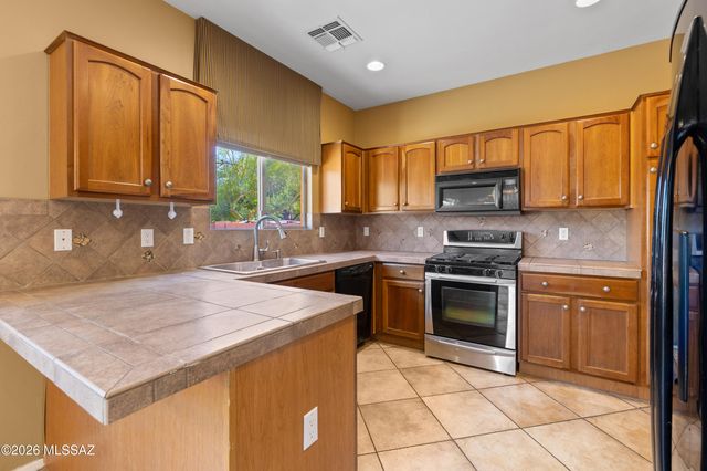 1605 W Homecoming Way, Tucson, AZ 85704