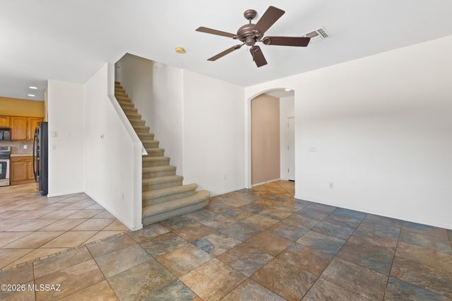 1605 W Homecoming Way, Tucson, AZ 85704