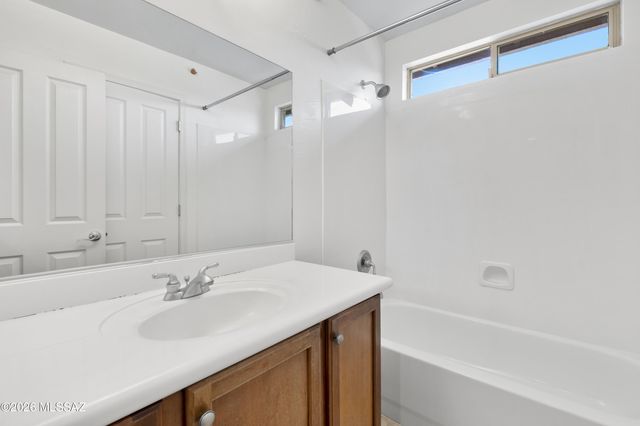 1605 W Homecoming Way, Tucson, AZ 85704