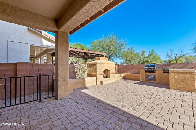 1605 W Homecoming Way, Tucson, AZ 85704