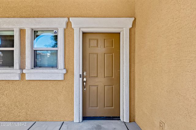 1605 W Homecoming Way, Tucson, AZ 85704