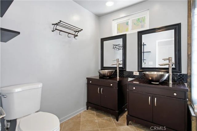 5244 Baza, Los Angeles, CA 91364