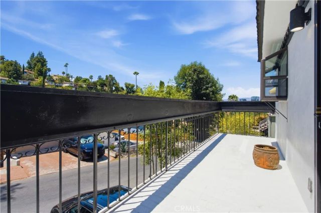 5244 Baza, Los Angeles, CA 91364