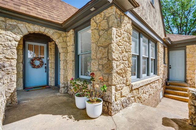 708 Blaylock Drive, Dallas, TX 75203