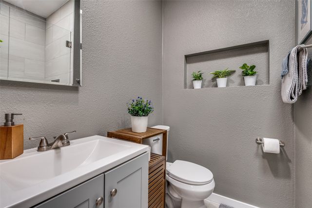 708 Blaylock Drive, Dallas, TX 75203