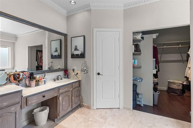 2136 Brownstone Court, Grapevine, TX 76051